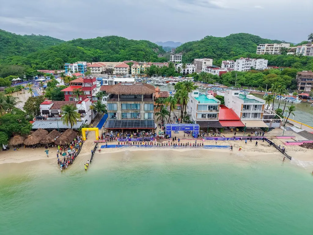 Imagen de Huatulco Successfully Concludes the 2025 Triathlon World Cup