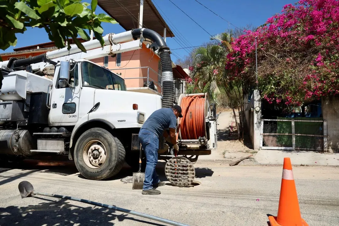 Desilting Work Continues in Sector J