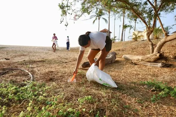Jornada de limpieza en Playa Chahué
