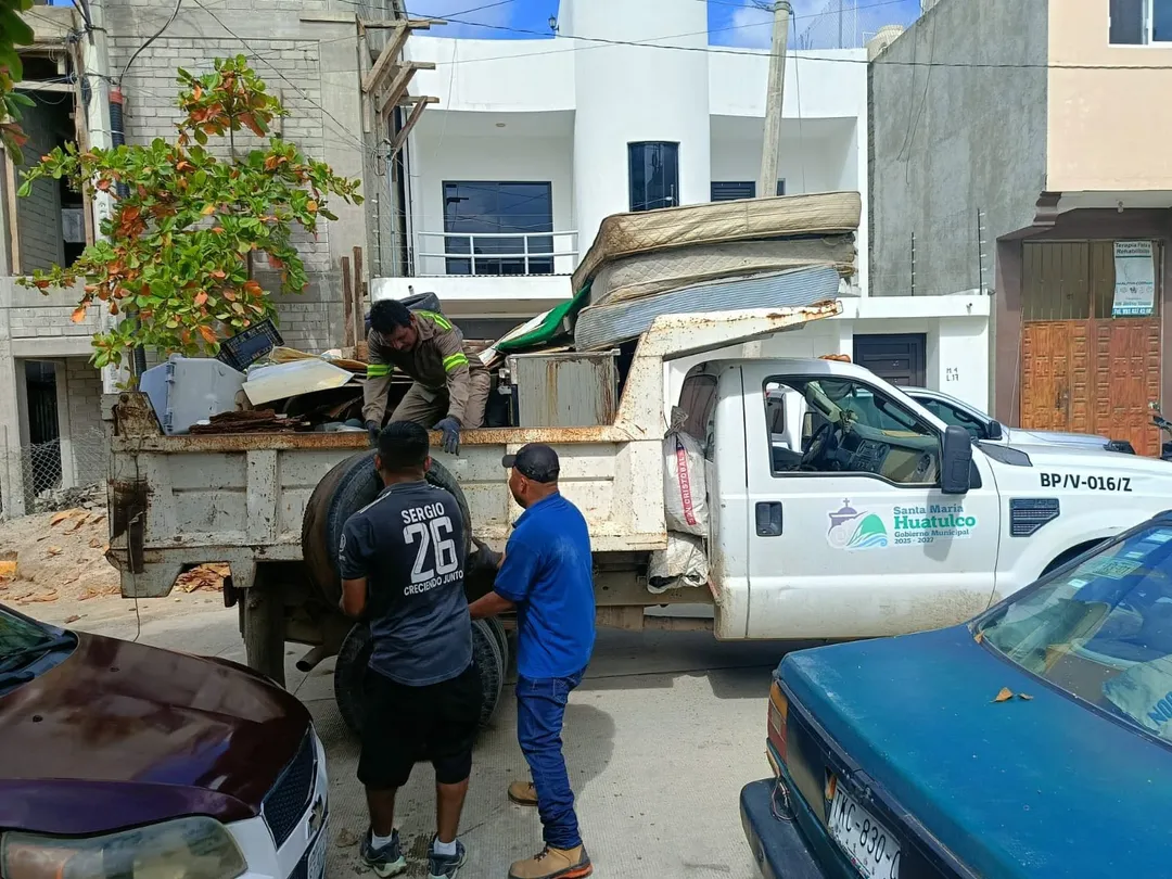 Imagen de Continúa la campaña de eliminación de criaderos en Santa Cruz Huatulco