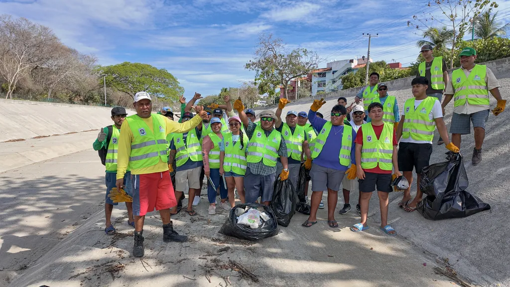 Imagen de Juntos Conservando un Huatulco Limpio