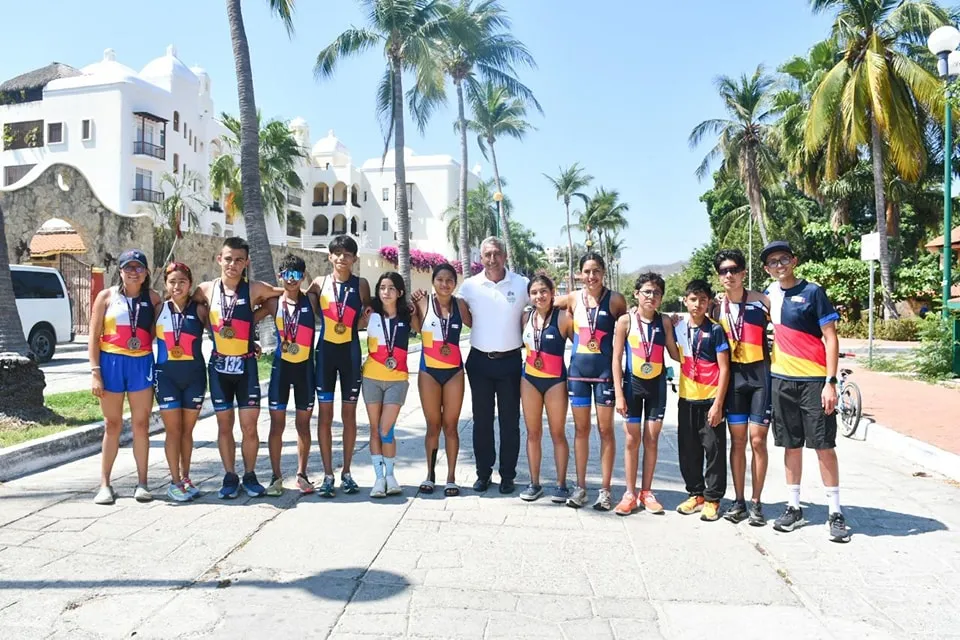 Huatulco vibra con la tercera Edición del Triatlón 2025