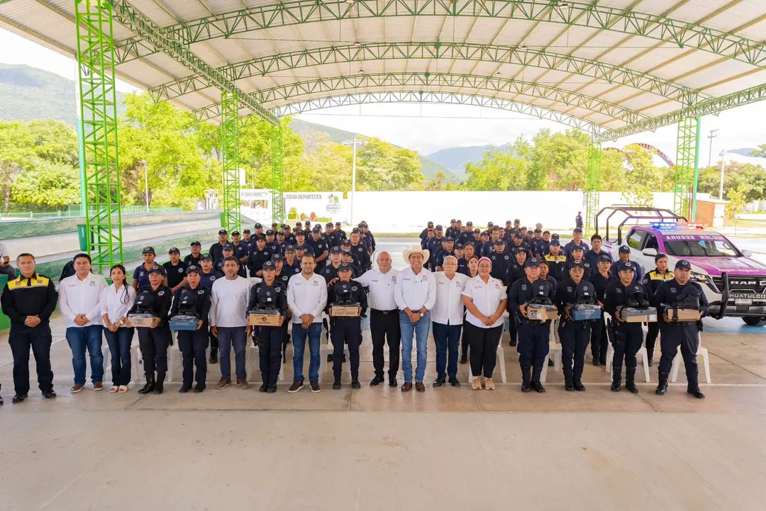 GOBIERNO MUNICIPAL FORTALECE EL EQUIPAMIENTO Y LA CAPACIDAD OPERATIVA DE LAS CORPORACIONES DE SEGURIDAD PÚBLICA