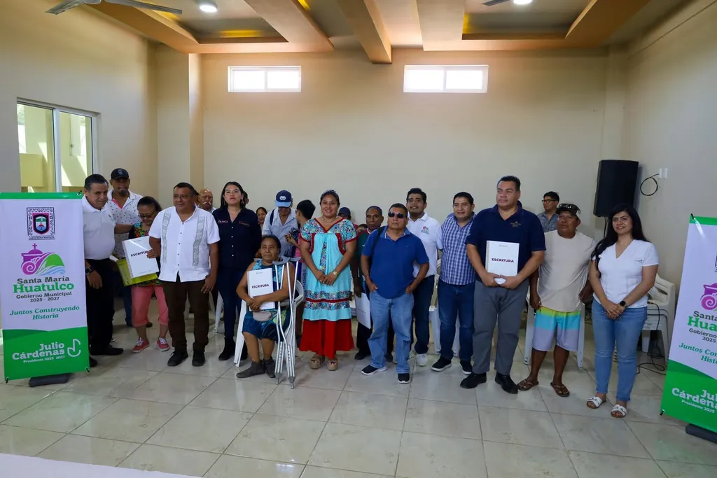 Delivery of Deeds for Families of Huatulco