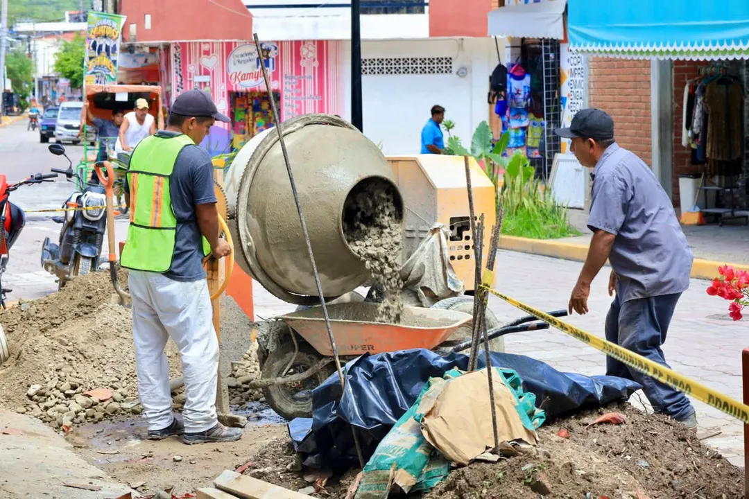 MEJORAMOS LA IMAGEN URBANA Y DAMOS MANTENIMIENTO A LAS CALLES DE SANTA MARÍA HUATULCO