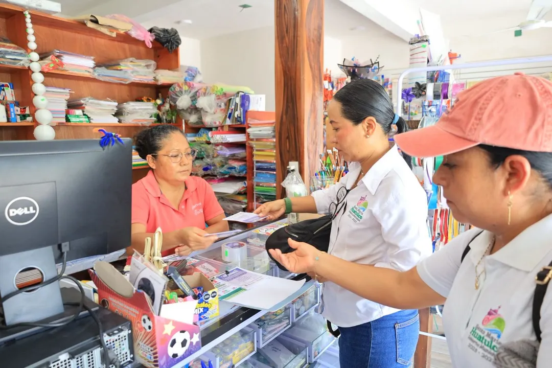 Bringing Information and Support: Working Closely with Huatulco Women