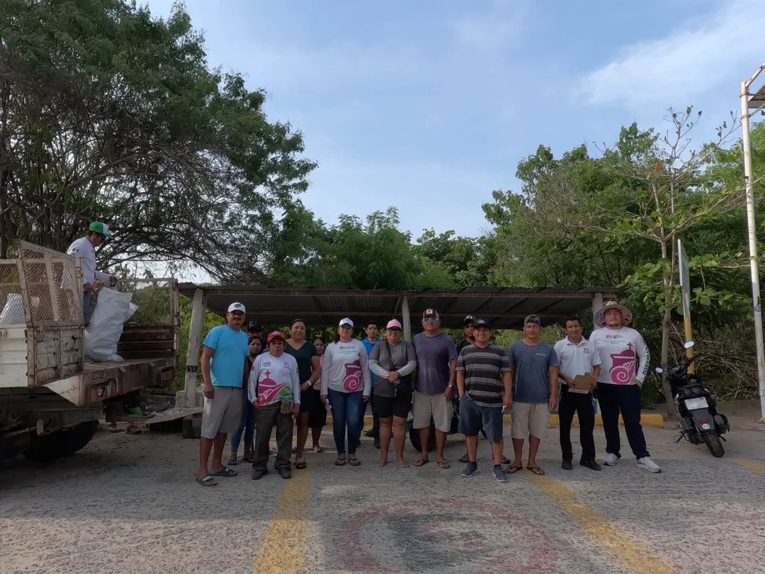 Sumando esfuerzos por una Playa Maguey más limpia