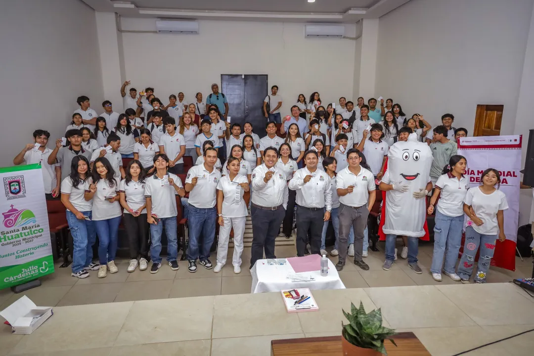 Santa Cruz Huatulco: Discussion Forum for World AIDS Day