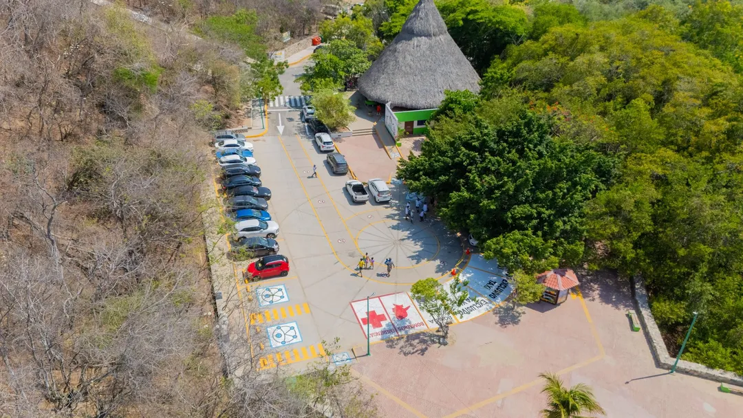 Mejoramos la señalización y espacios de estacionamiento en playa La Entrega y bahía Santa Cruz