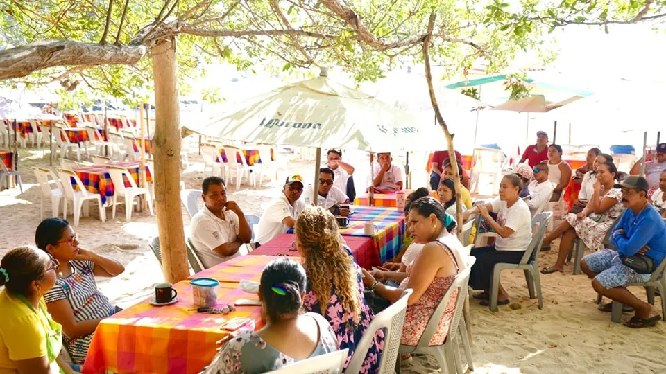Trabajo en equipo por un Huatulco más limpio y ordenado