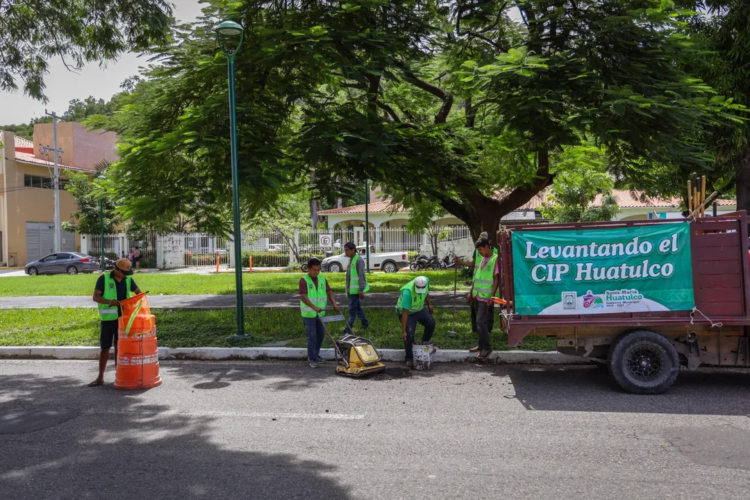 Works in Santa Cruz Huatulco