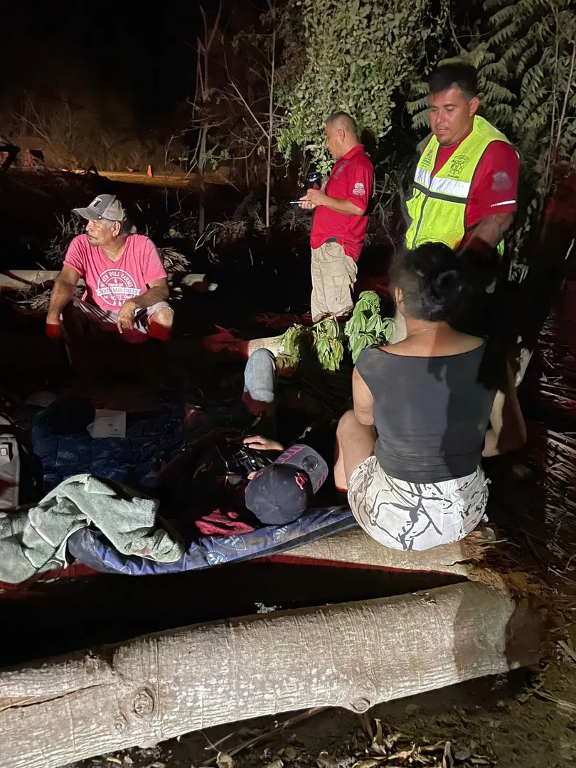 Huatulco Civil Protection and Firefighters Provide Pre-hospital Care After Car Accident