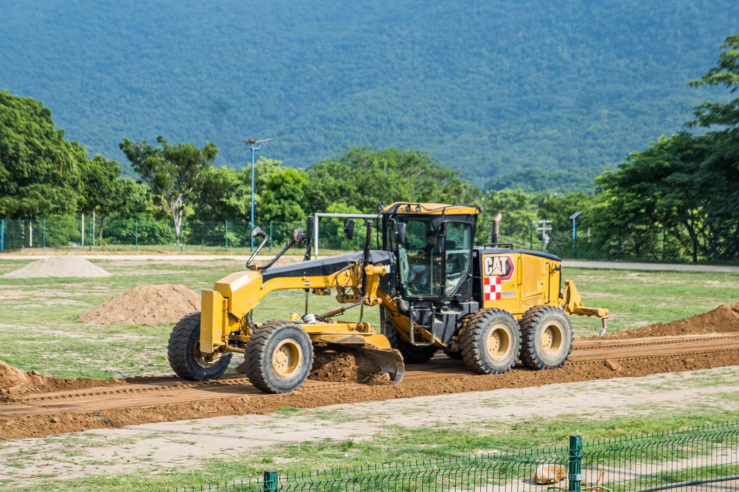 Imagen de Maintenance Work Begins on Soccer Field