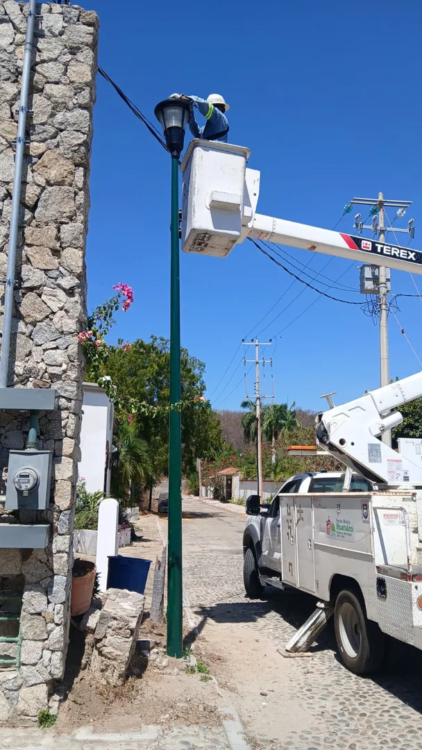 Response to Lighting Request in Balcones de Tangolunda Huatulco
