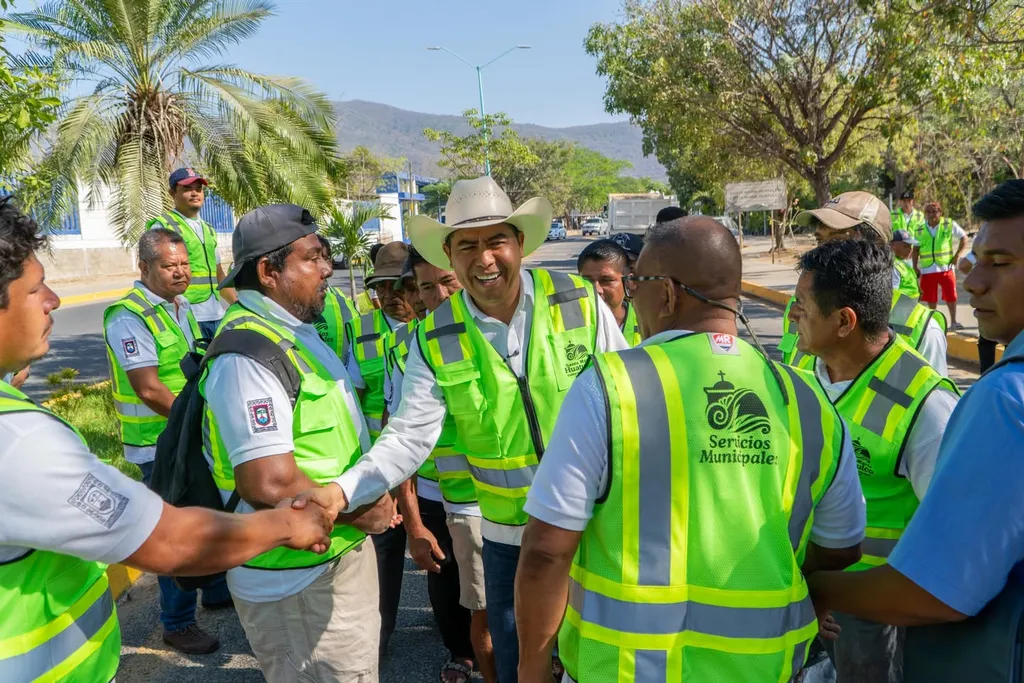 We Improved the Safety of the Municipal Services Team with New Vests