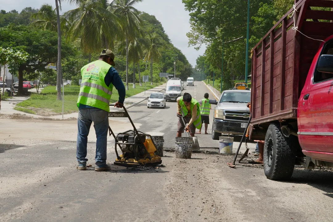 Pothole Repair on Chahué Boulevard