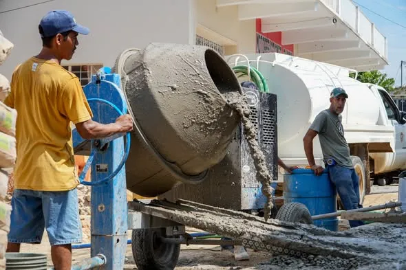 Paving Work Continues in Barrio Tamarindo