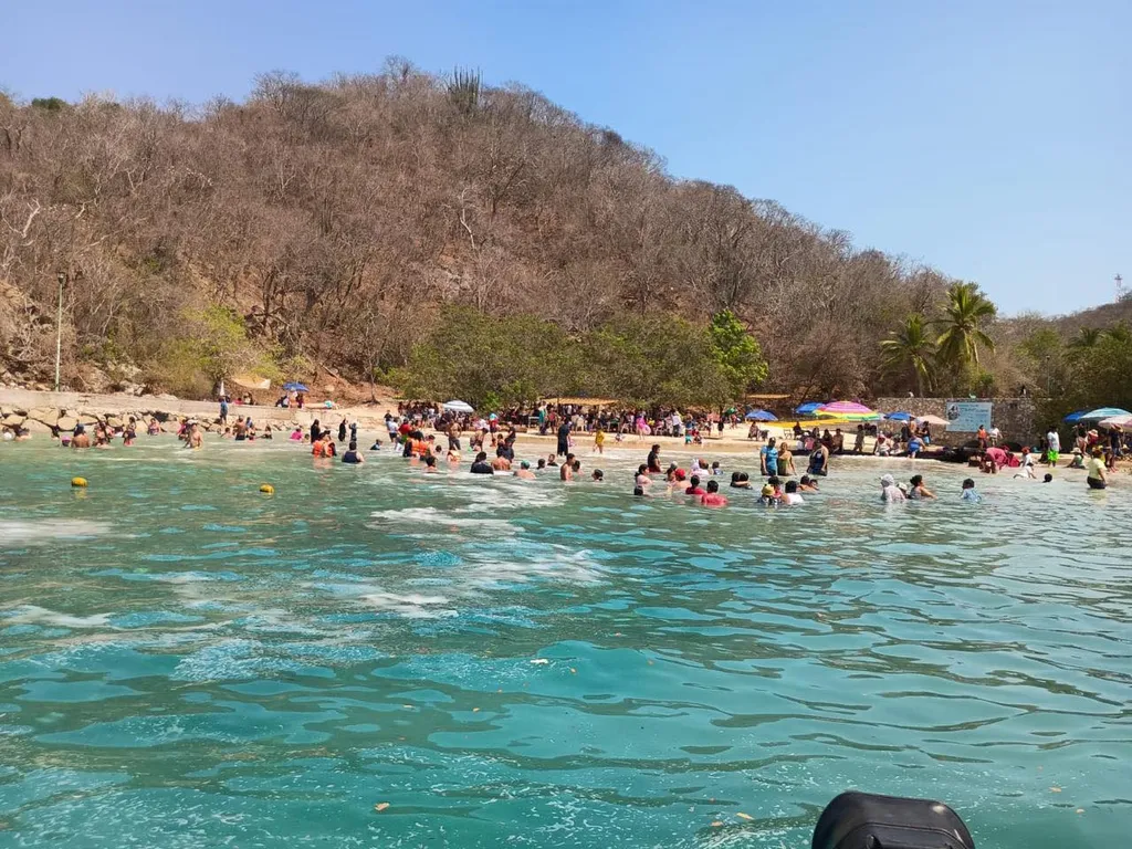 Seguridad y vigilancia en playas  de Huatulco: ante fenómeno de Mar de Fondo