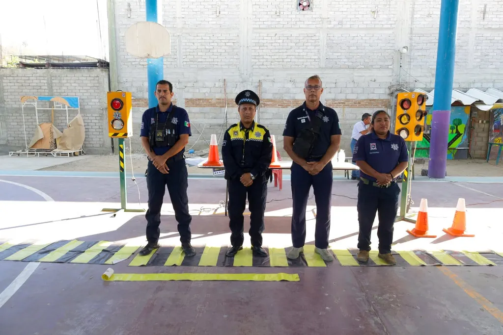 Road education promoted at the Technical Secondary School No. 217 in Bahías de Huatulco