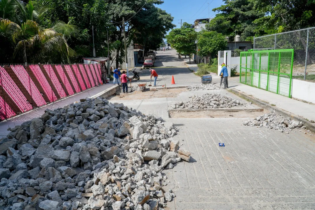 Avanza Rehabilitación en Calle Juan Escutia 
