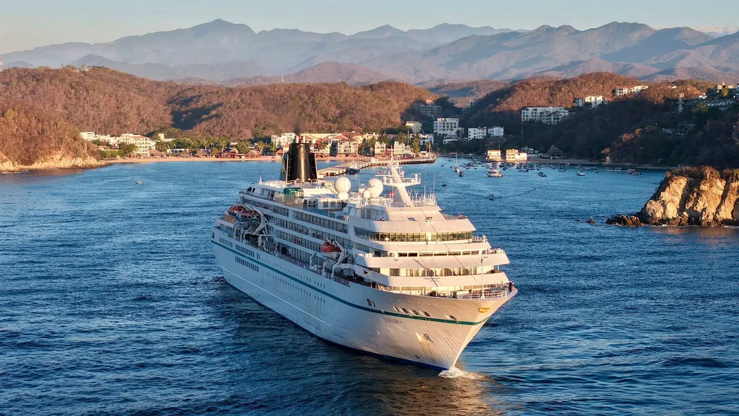 MS AMADEA Docks at Santa Cruz Huatulco Port!