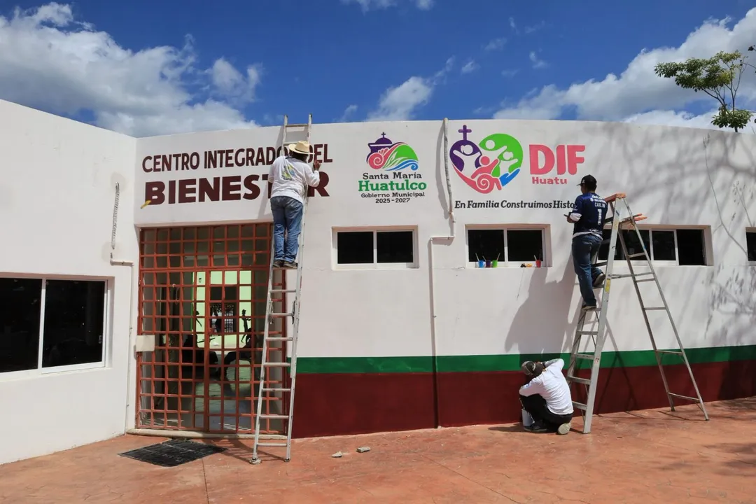  Mejoramos la imagen de las instalaciones del Sistema DIF Municipal de Santa María Huatulco, como parte de las acciones de mantenimiento y conservación de nuestros espacios públicos