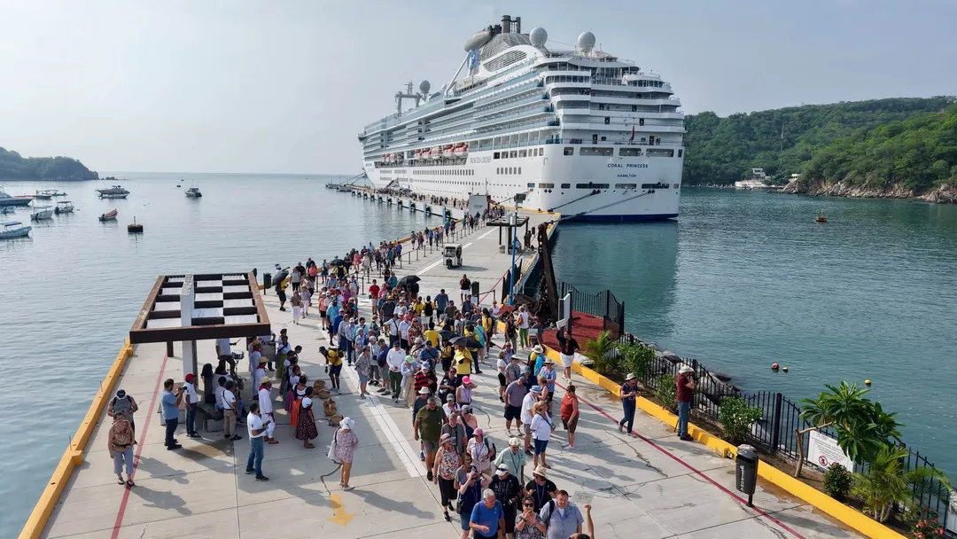 HUATULCO WELCOMES A NEW CRUISE SEASON!
