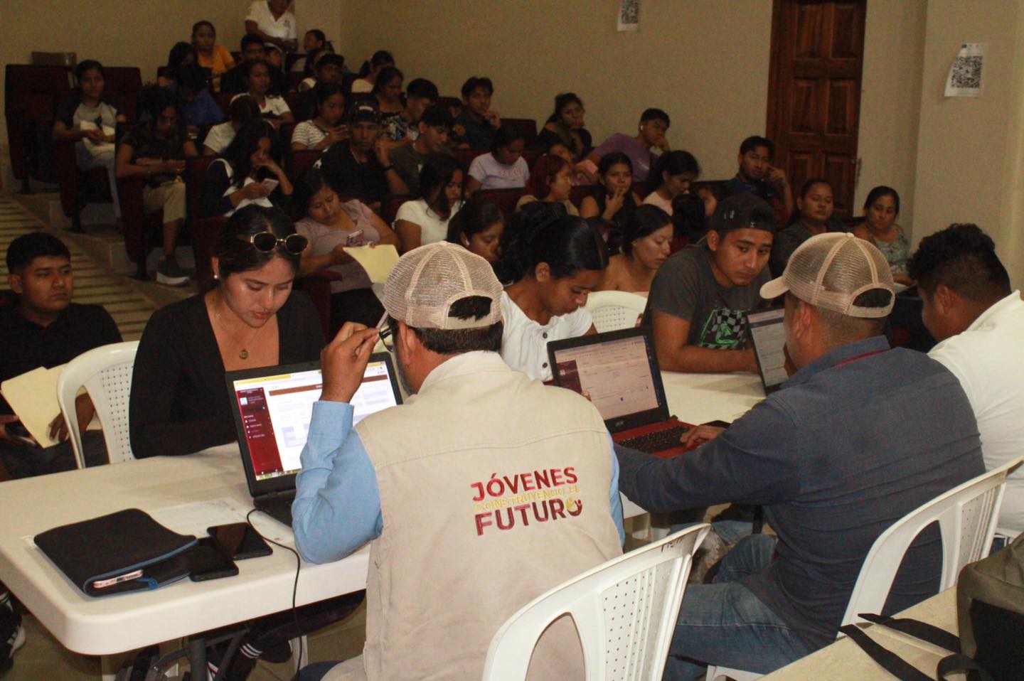 Imagen de Jóvenes Construyendo el Futuro en Huatulco 