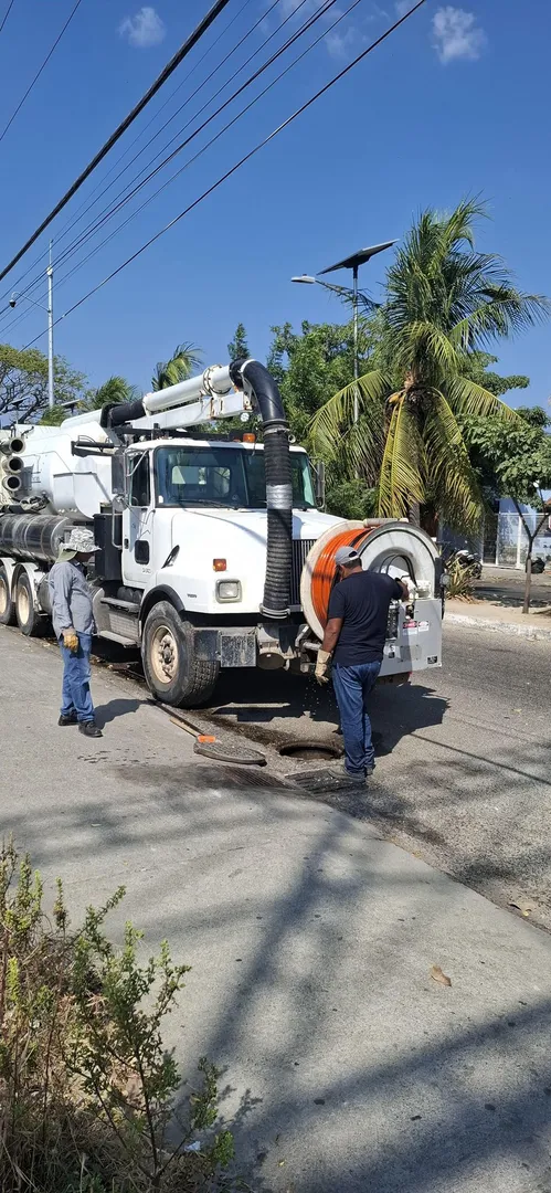 Desilting Work Continues in Sector U