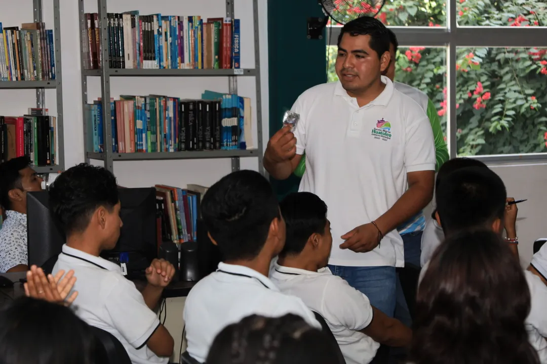 Imagen de Santa María Huatulco: Plática en Conmemoración del Día Mundial Sida