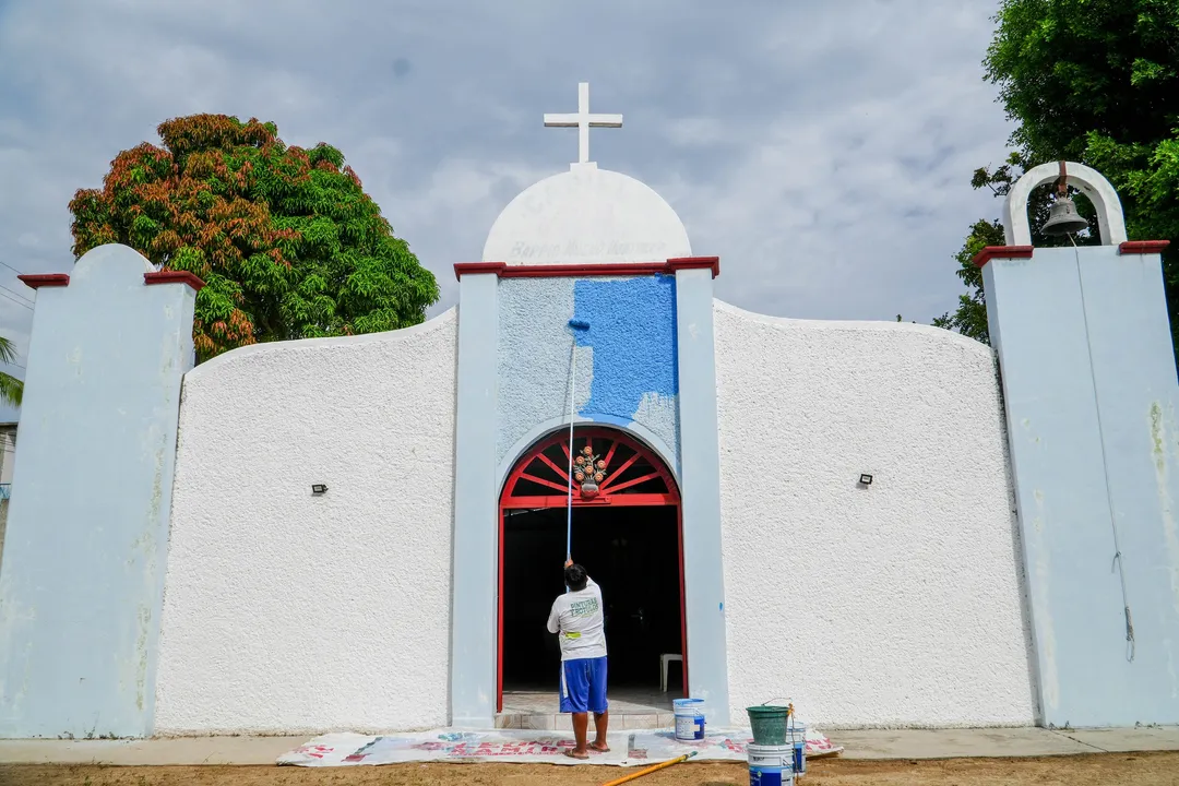 Maintenance at Chapel in Barrio Nuevo