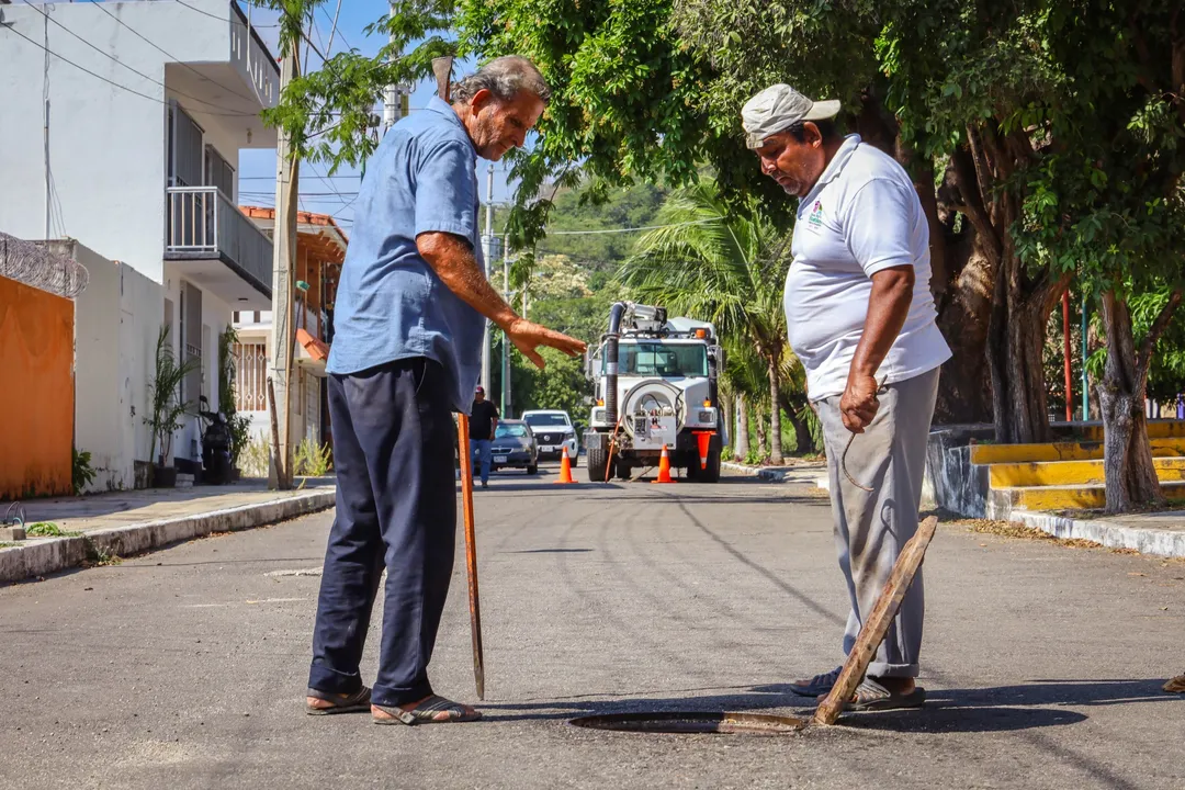 Desilting Works Continue in Santa Cruz Huatulco