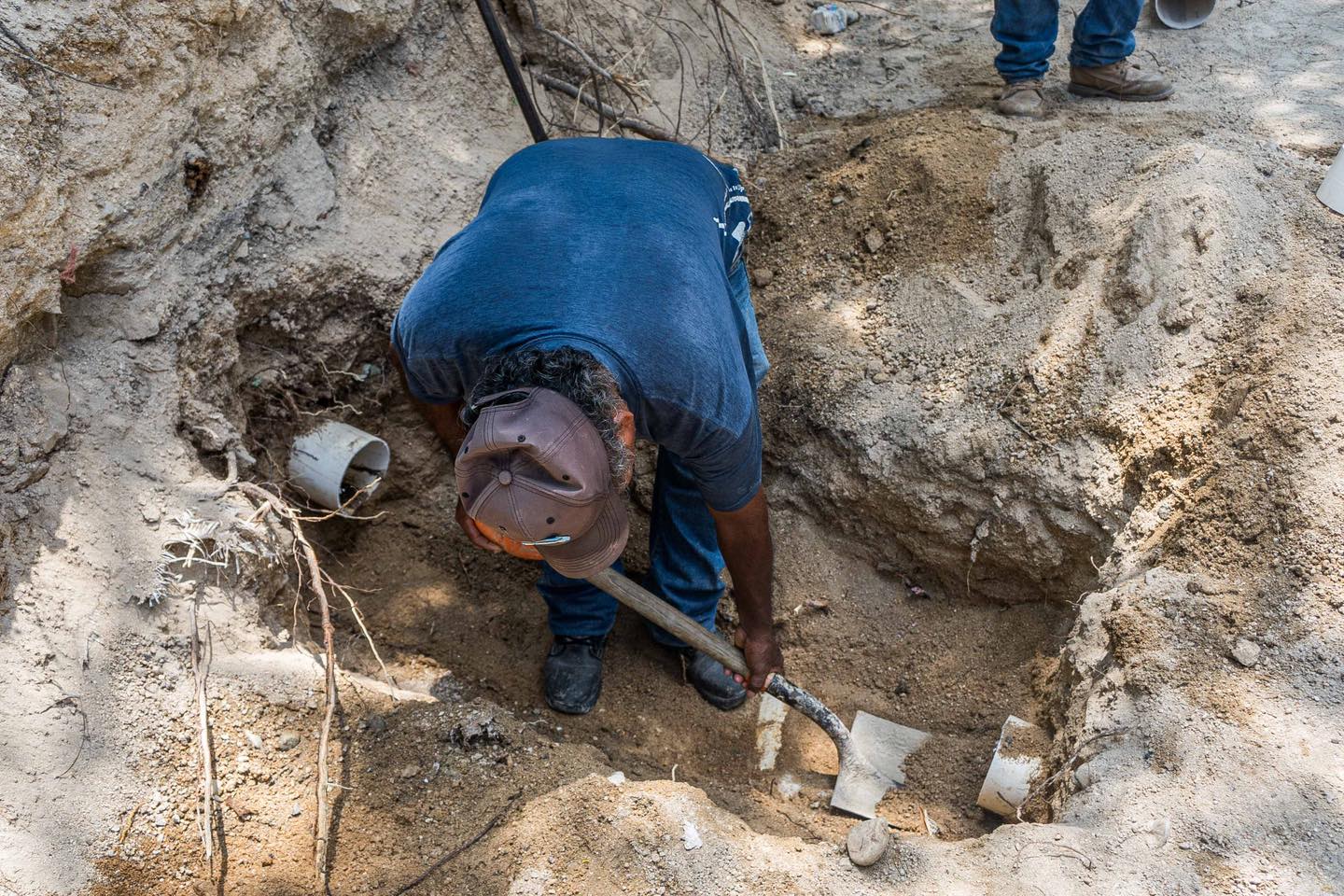 Mantenimiento a tuberías de drenaje en Barrio Nuevo Vainilla