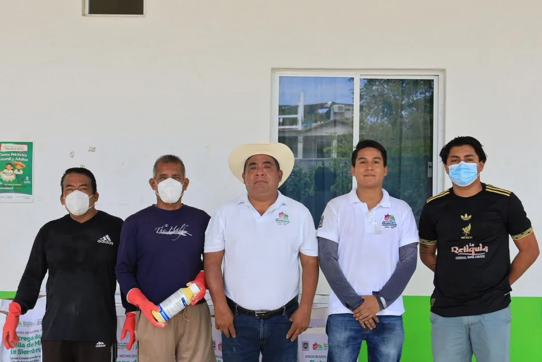 Imagen de Gobierno Municipal fortalece la producción del campo huatulqueño