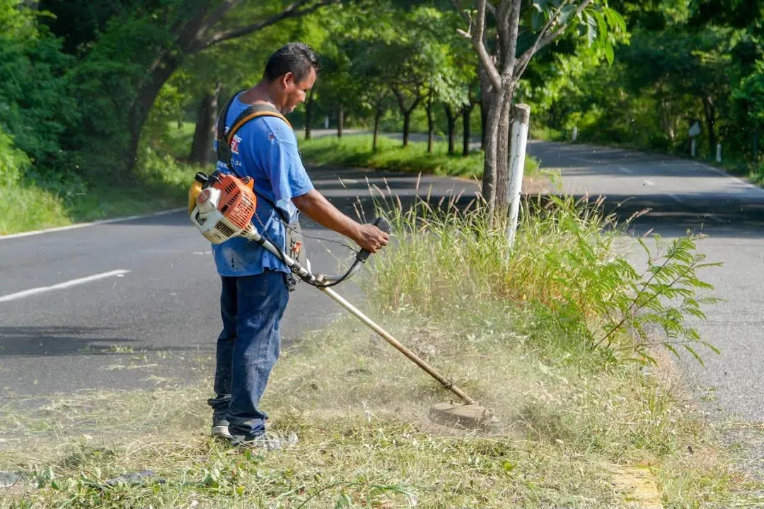 Continúan las acciones para mejorar la imagen urbana de Huatulco