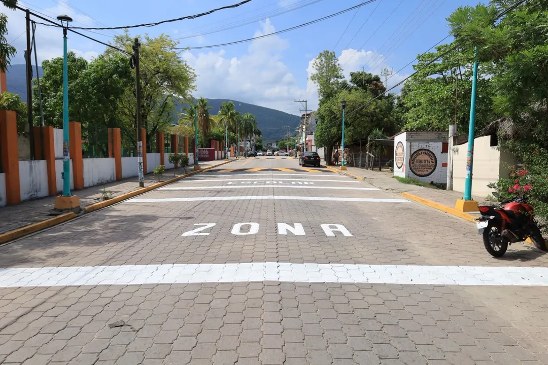 We Continue Strengthening Road Safety in School Zones of Santa María Huatulco