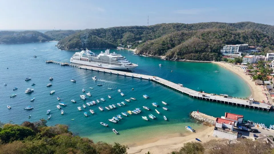 Santa Cruz Huatulco: Llegada del crucero Seabourn Encore