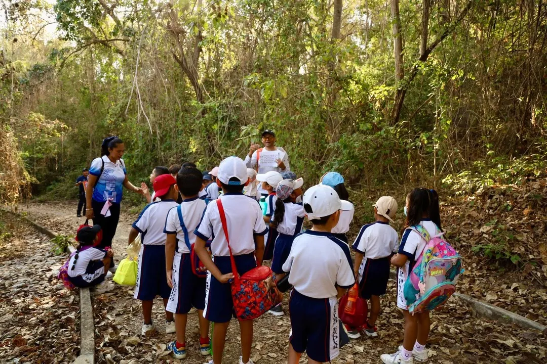Imagen de Fostering Environmental Awareness in Huatulco Students