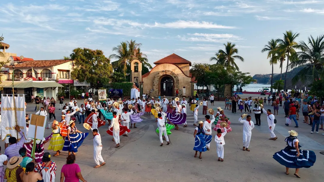 Inauguran festejos del 487 Aniversario de la Titulación del pueblo de Huatulco