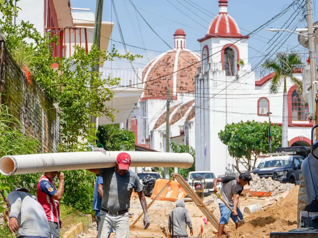 Rehabilitan drenaje en Barrio El Tamarindo