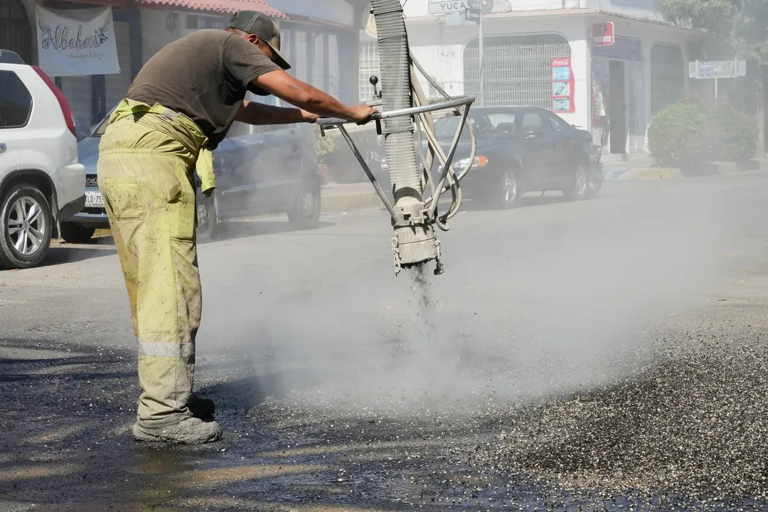 La Crucecita: Trabajo de bacheo