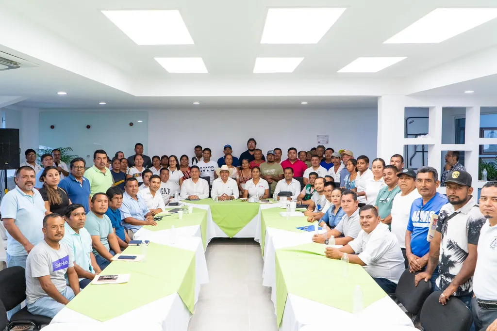 Imagen de Listen, Dialogue, and Advance Together for Huatulco