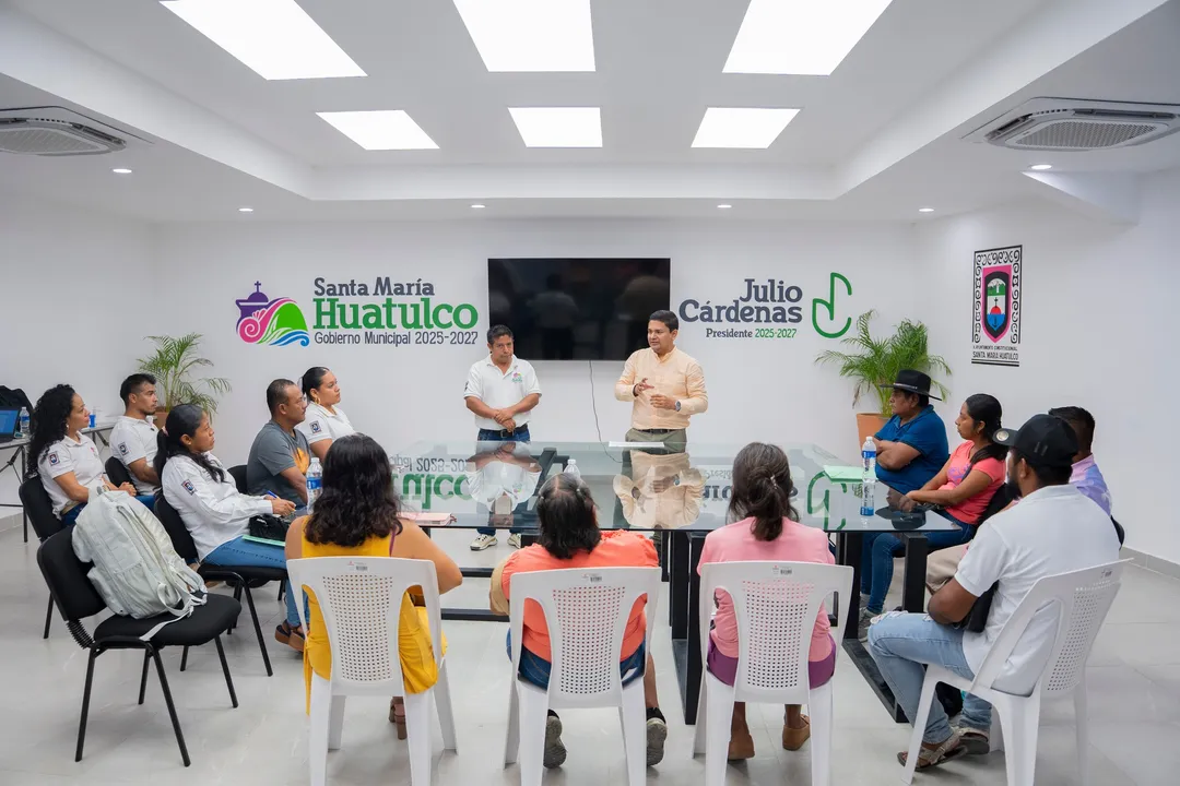 Community Agents and Representatives Strengthen Knowledge