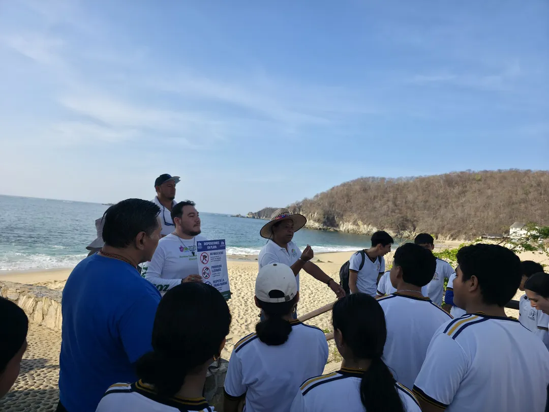 Imagen de  Educación ambiental y limpieza en Playa Chahué