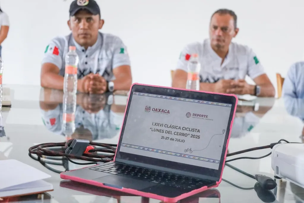 Strategic Meeting to Position Huatulco in the LXXVI Cycling Classic