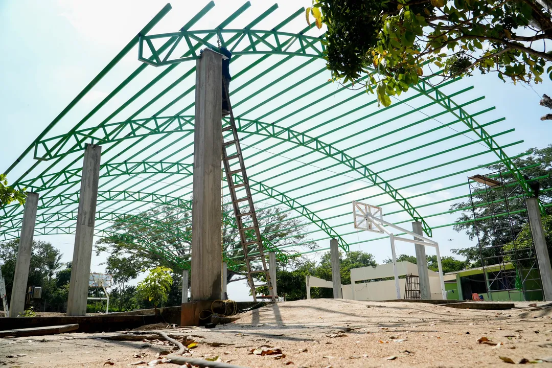 School Roof Construction Progresses in Todos Santos