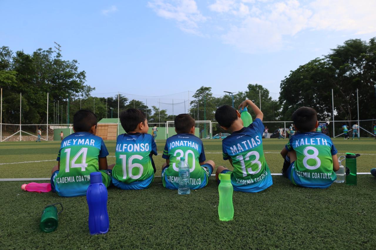Ayer se vivieron las emocionantes finales de fútbol infantil en Santa María Huatulco.