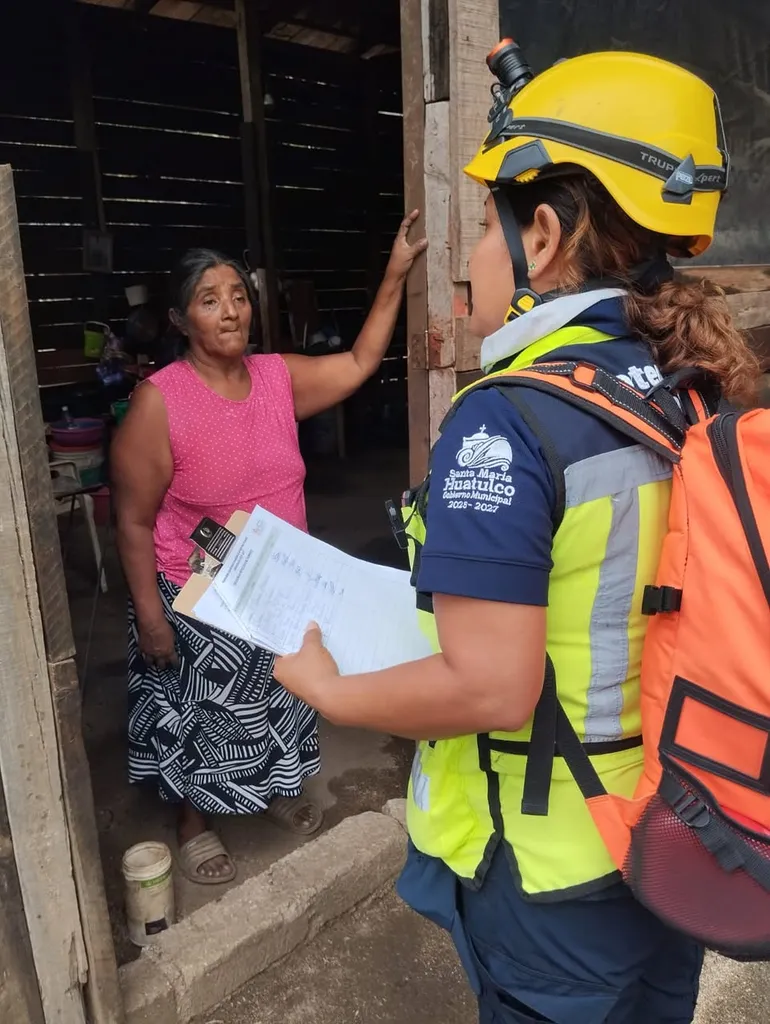 Entrega de notificaciones a la ciudadanía que habita en zonas de alto riesgo
