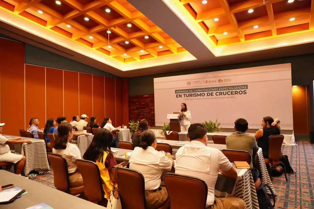 Primera fase de capacitación en Turismo de Cruceros fortalece al sector turístico de Huatulco