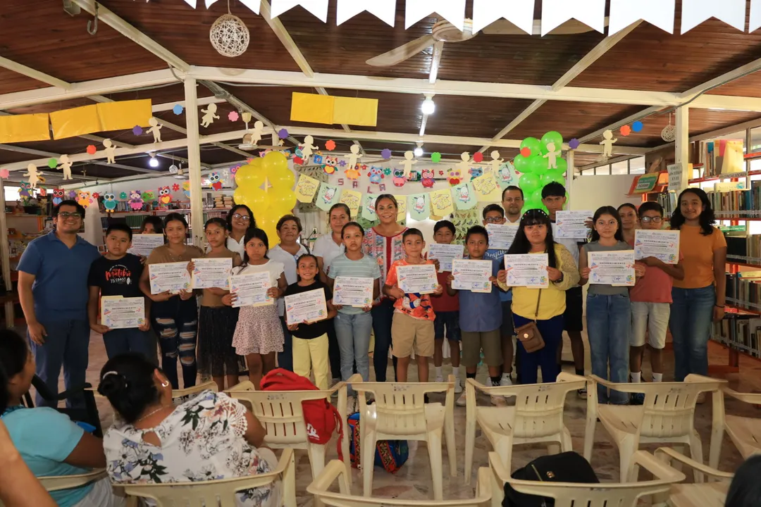 Imagen de Santa María Huatulco: Clausura de los cursos de inglés en la Biblioteca Pública Margarita Maza
